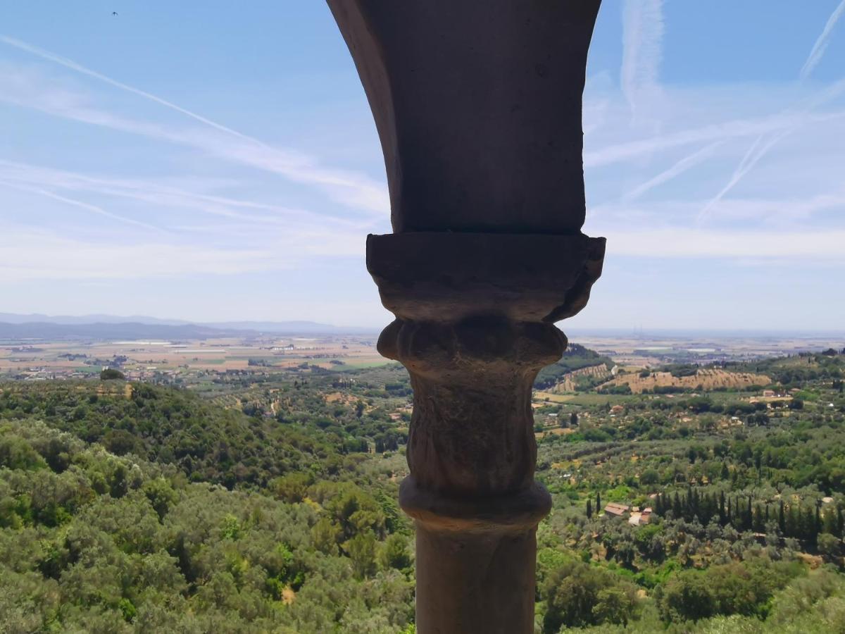 In A Beautiful Etruscan Village Suspended Between Sky And Sea A Castle On The Archipelago Campiglia Marittima Exterior foto