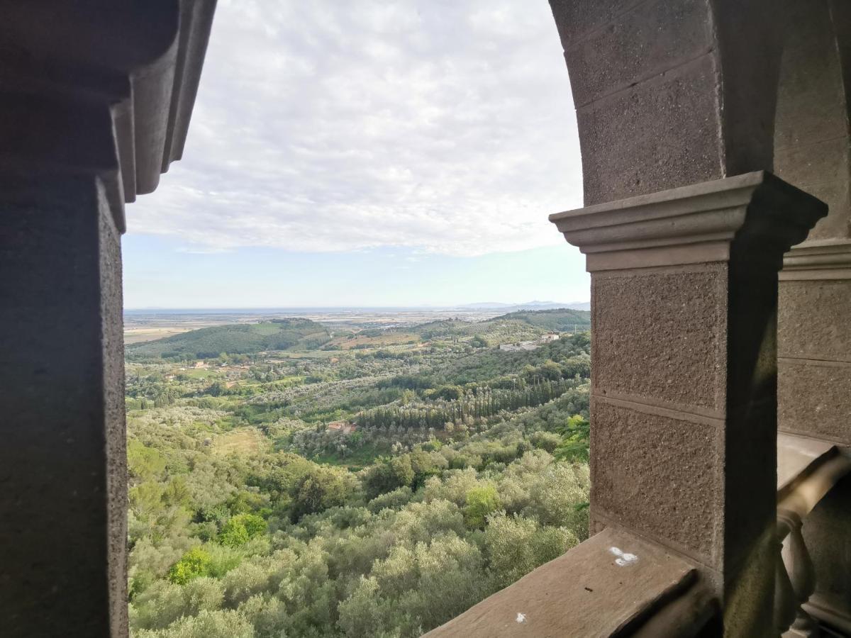 In A Beautiful Etruscan Village Suspended Between Sky And Sea A Castle On The Archipelago Campiglia Marittima Exterior foto