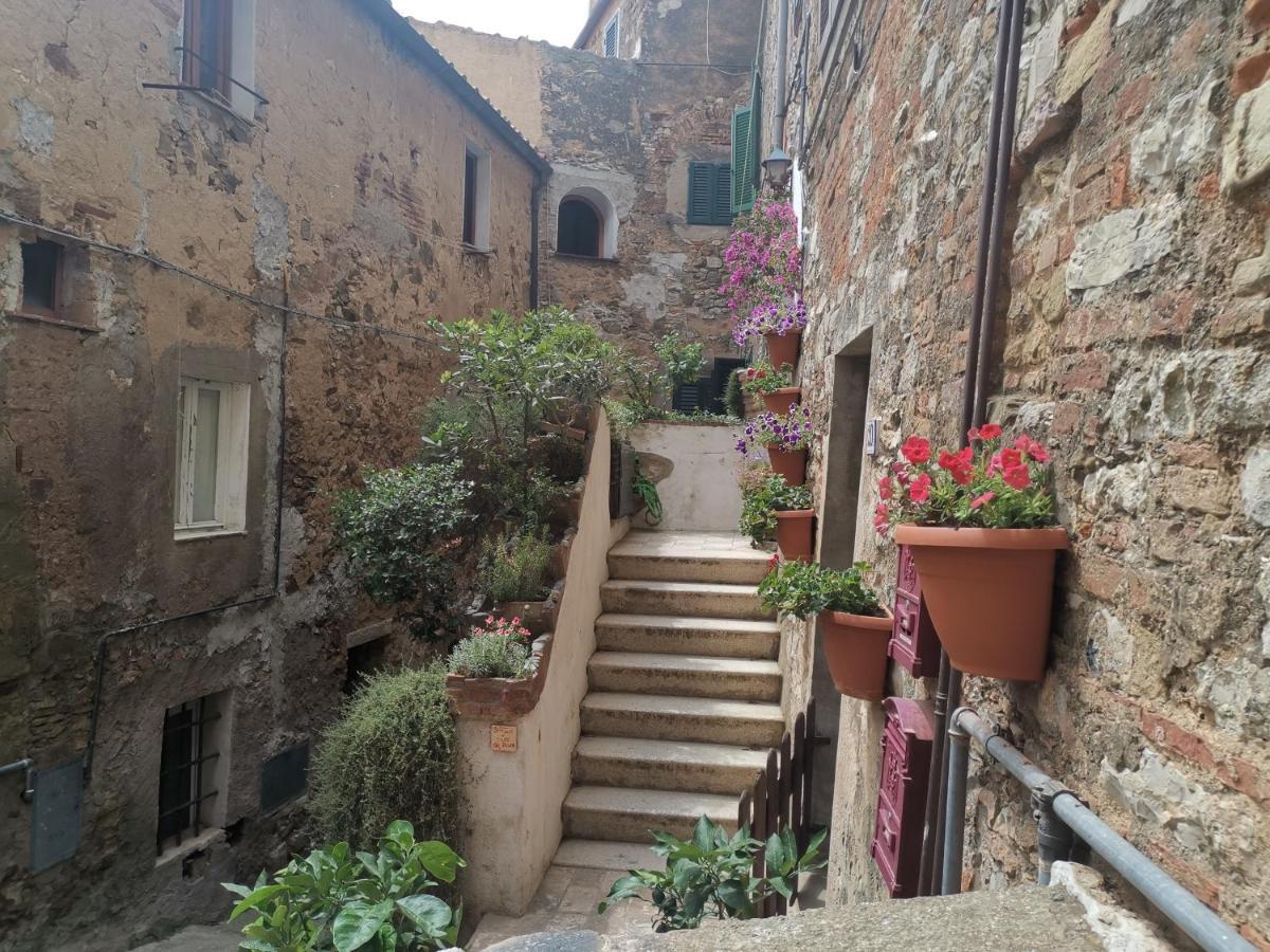 In A Beautiful Etruscan Village Suspended Between Sky And Sea A Castle On The Archipelago Campiglia Marittima Exterior foto